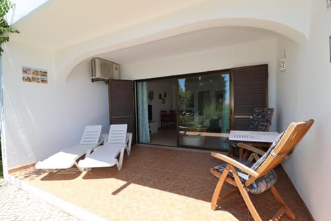 Patio, Day, Balcony/Terrace, sunbed