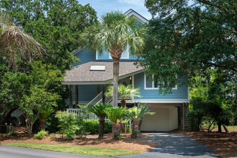 2221 Oyster Catcher Court House in Johns Island