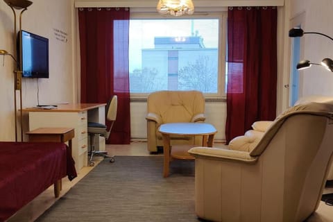 Bed, TV and multimedia, Living room, Photo of the whole room