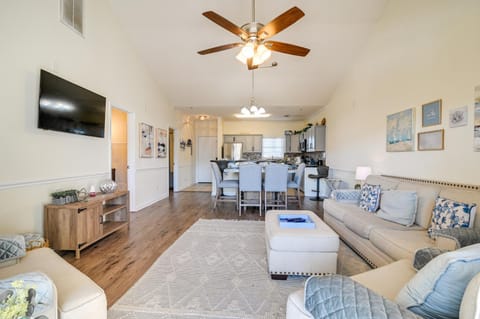 Myrtle Beach Condo with Large Balcony and Pool Access Apartment in Socastee