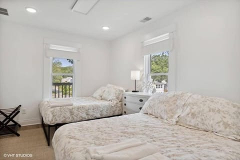 Lg-Group Oasis Near Beach w/Firepit; Pets OK Apartment in Michigan City