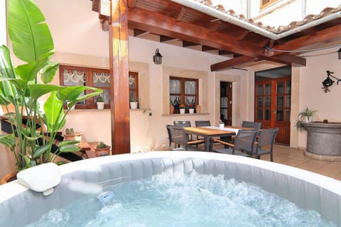 Patio, Day, Hot Tub, Living room, Seating area, Dining area, Pool view, Swimming pool