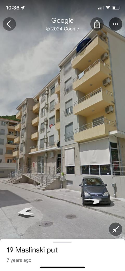 Neighbourhood, Street view, Location, Parking