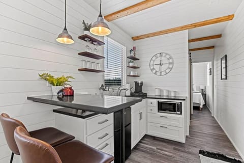 New! The Texas Longhorn-Luxury Container Home House in Fredericksburg