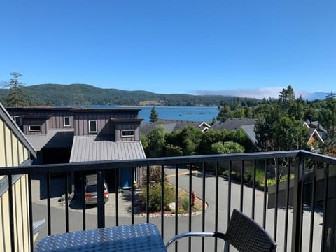 Race Rocks Townhouse - Pet Friendly Sooke Rental House in Vancouver Island