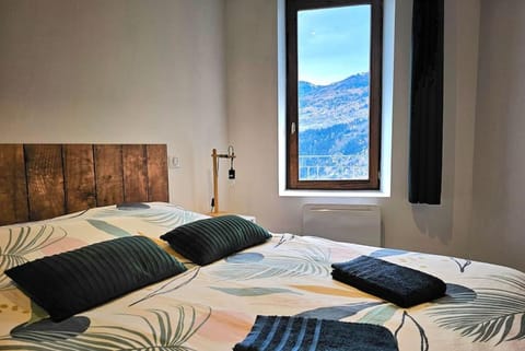 Bed, Natural landscape, Bedroom, Mountain view