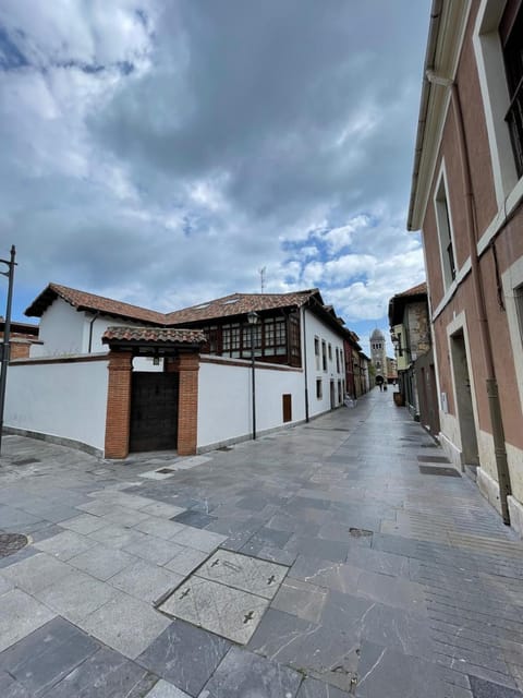 Property building, Street view