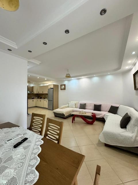 Communal lounge/ TV room, TV and multimedia, Living room, Seating area