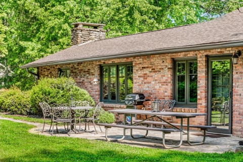 Justus Bluff House in Hendersonville