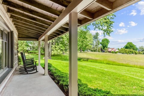 Justus Bluff House in Hendersonville