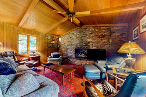 Justus Bluff House in Hendersonville