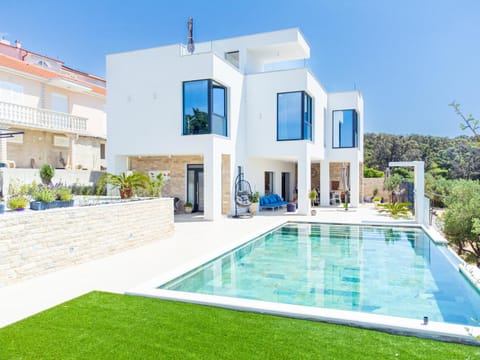 Property building, Patio, Swimming pool