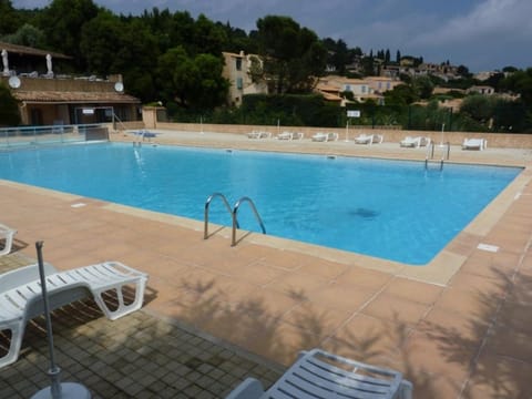 Mas 3 chambres avec piscine, clim, Wi-Fi et tennis - FR-1-726-29 House in La Croix-Valmer