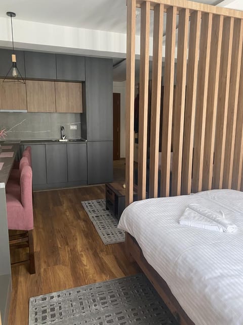 Bed, Photo of the whole room, kitchen