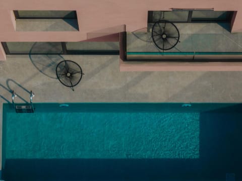 Swimming pool, Swimming pool