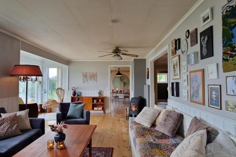 Main floor in the Lyngen Alps, whole house rentable Apartment in Troms Og Finnmark