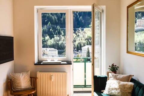 Brand-new, central apartment w/ VIEWS Apartment in Bad Hofgastein