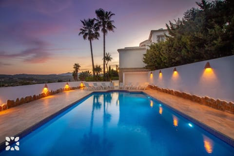 Day, Natural landscape, Mountain view, Pool view, Swimming pool, Sunrise, Sunset, sunbed