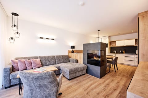 Kitchen or kitchenette, Living room, Seating area, Dining area, pet friendly