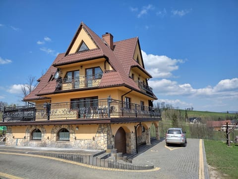 Property building, Parking