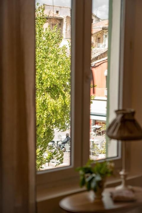 La maison du bassin Apartment in L'Isle-sur-la-Sorgue