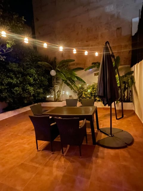 Patio, Night, Dining area