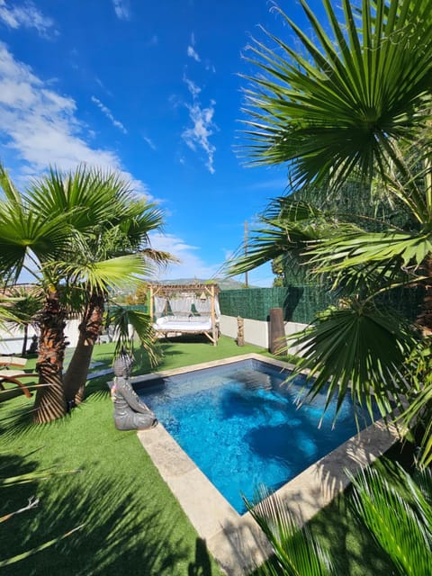 Garden, Swimming pool