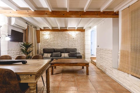 Communal lounge/ TV room, TV and multimedia, Living room, Lounge or bar, Seating area