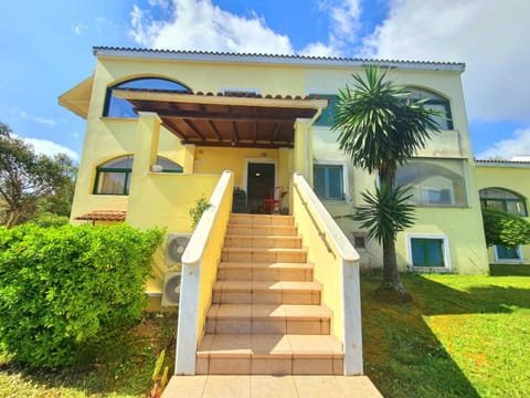 Property building, Facade/entrance, Day