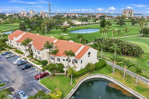 Vista Verde North 141 House in Isla del Sol