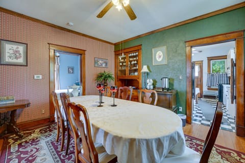 Dtwn Victorian Home - 1 Mi to Lake Michigan Beach! House in Manistee