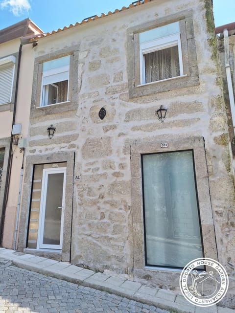 Property building, Facade/entrance, Off site