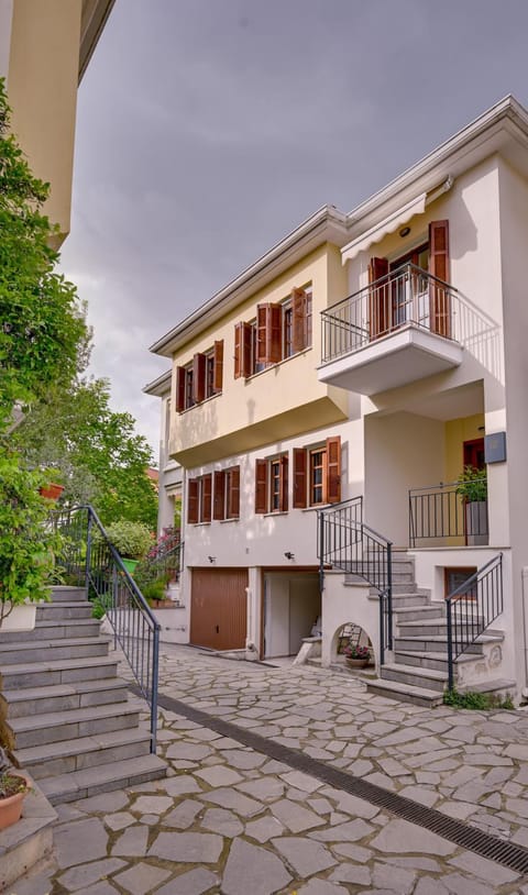 Property building, Facade/entrance
