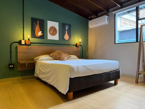Bed, Bedroom, air conditioner