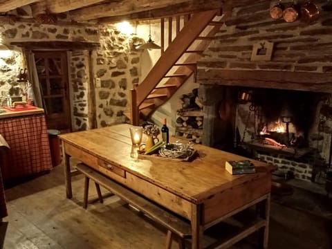 Gîte L'Oustalou House in Auvergne-Rhône-Alpes