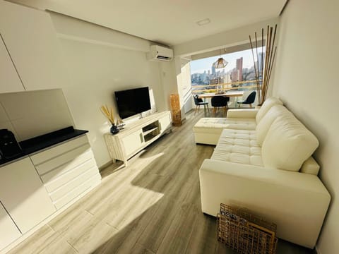 TV and multimedia, Dining area, air conditioner