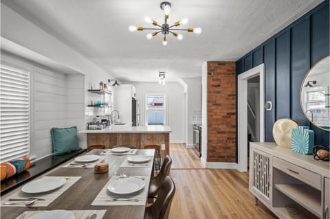 Amazing Parma Home King Bed Full Office Room House in Parma