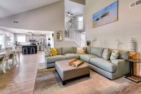 Charming Coastal Home 6 Mi to Choctawhatchee Bay! House in Alabama