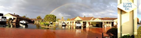 Property building, Day, Natural landscape