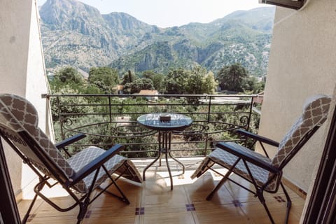 Patio, Day, Natural landscape, View (from property/room), Balcony/Terrace, Living room, Seating area, Dining area, Mountain view