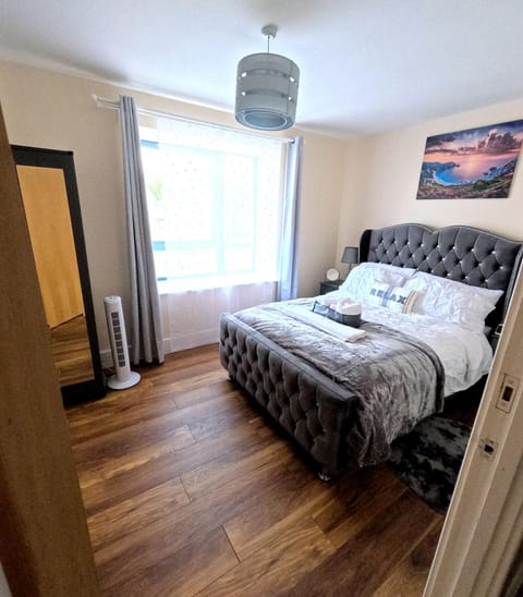 Bed, Bedroom, towels, wardrobe