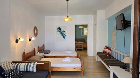 Living room, Photo of the whole room, Seating area, Bedroom