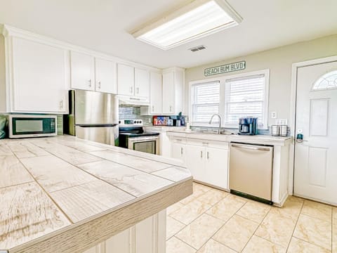 DWs Oceanfront Beach House Huge Sun Deck House in North Myrtle Beach