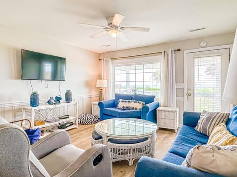 DWs Oceanfront Beach House Huge Sun Deck House in North Myrtle Beach