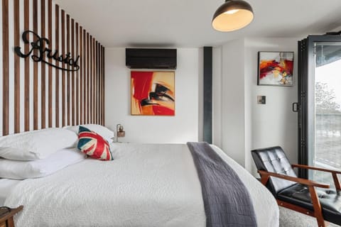 Duplex Apartment Harbourside city centre Apartment in Bristol