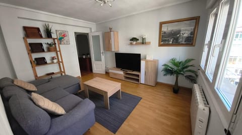 Communal lounge/ TV room, TV and multimedia, Living room, Seating area