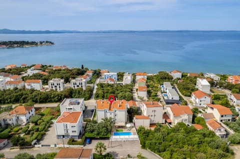 Property building, Neighbourhood, Bird's eye view, City view, Location