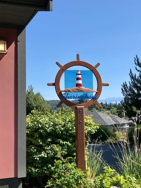 Sheringham Townhouse - Pet Friendly Sooke Rental House in Vancouver Island