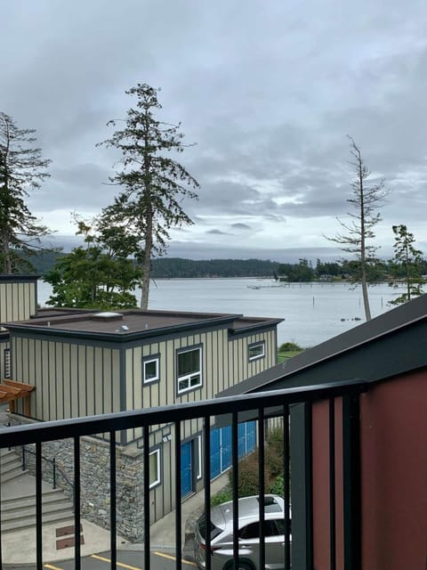 Sooke Harbour Hideaway - Luxurious Vacation Rental House in Vancouver Island