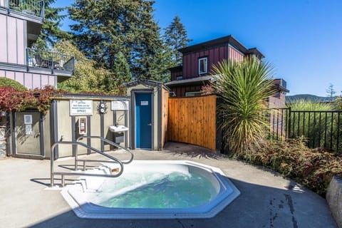 Sooke Harbour Townhouse - Waterfront 2-Bed Rental House in Vancouver Island